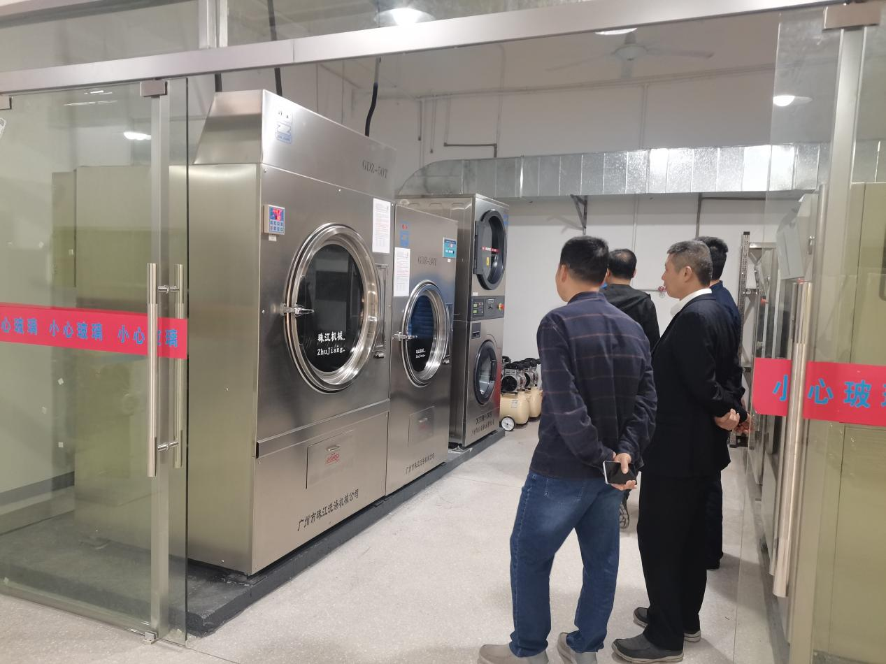 珠江洗滌設備：國產工業洗衣機源頭廠家在醫療機構中的成功應用案例