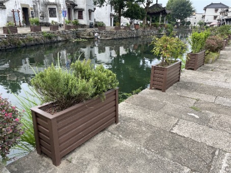 PVC包邊花箱與普通花箱有何區(qū)別